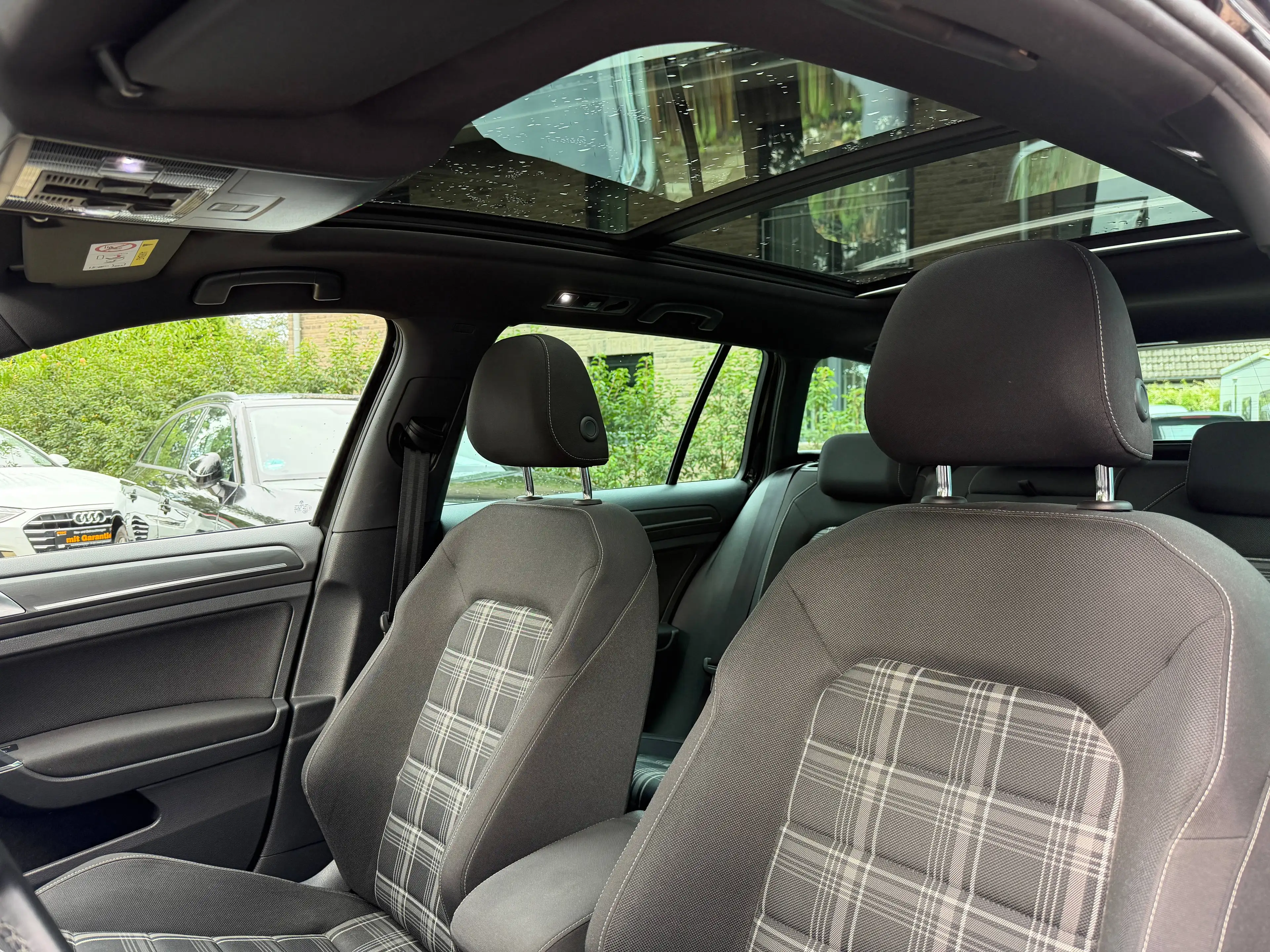 Volkswagen Golf GTD GTD LED*Virtual*Pano*AHK*Carplay*Keyless! — photo 8