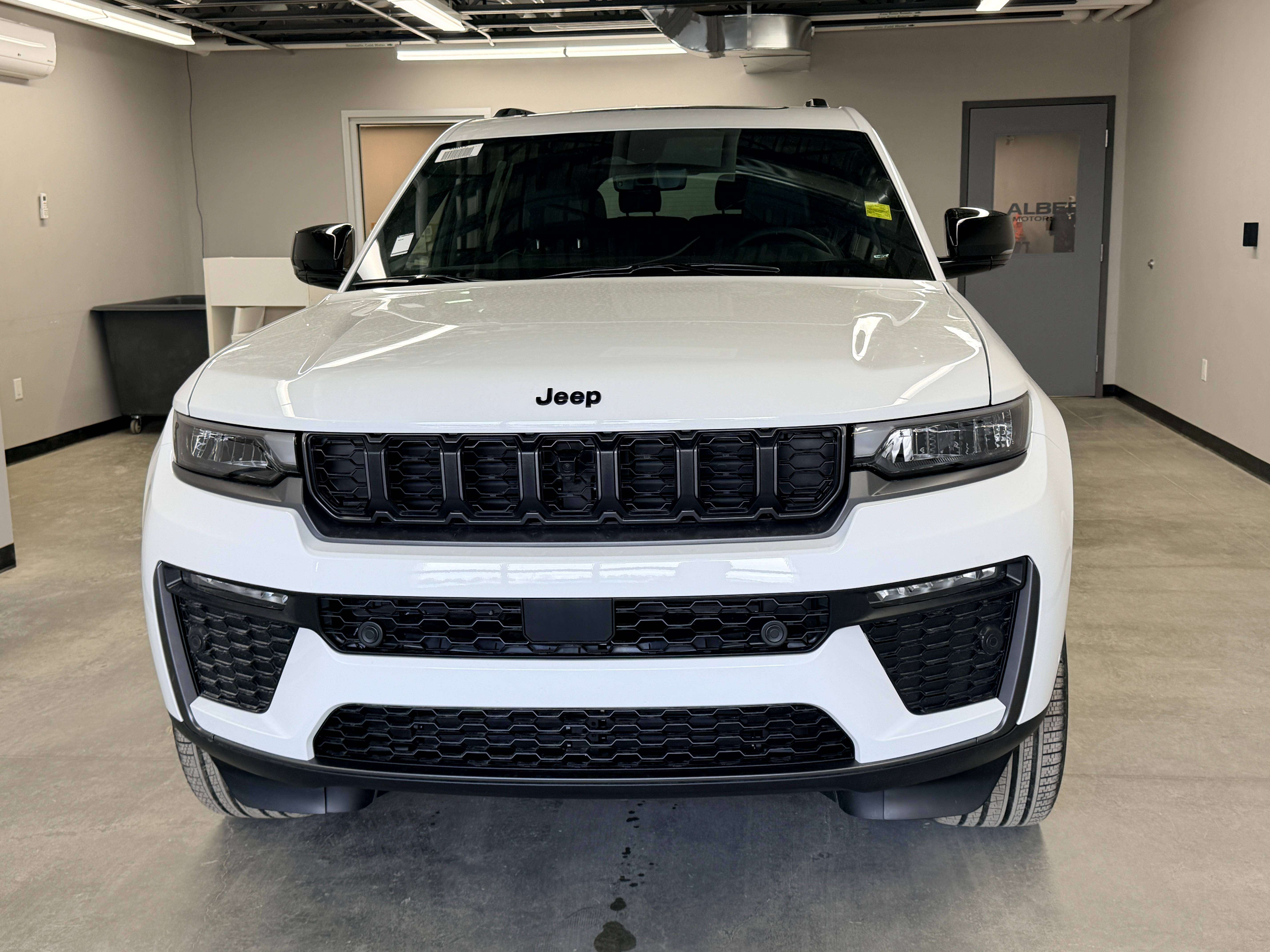 2027 Jeep Grand Cherokee L