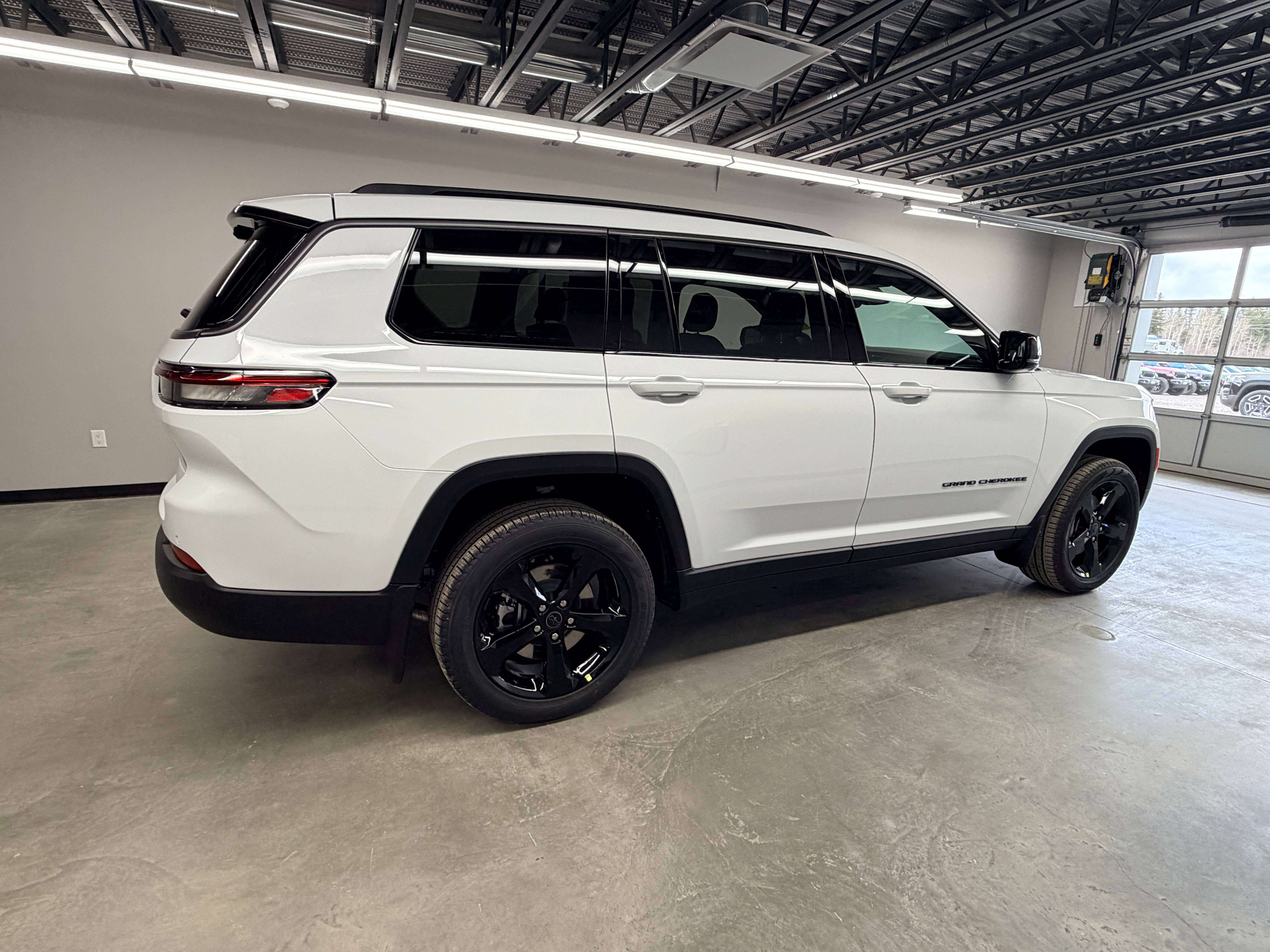 2027 Jeep Grand Cherokee L