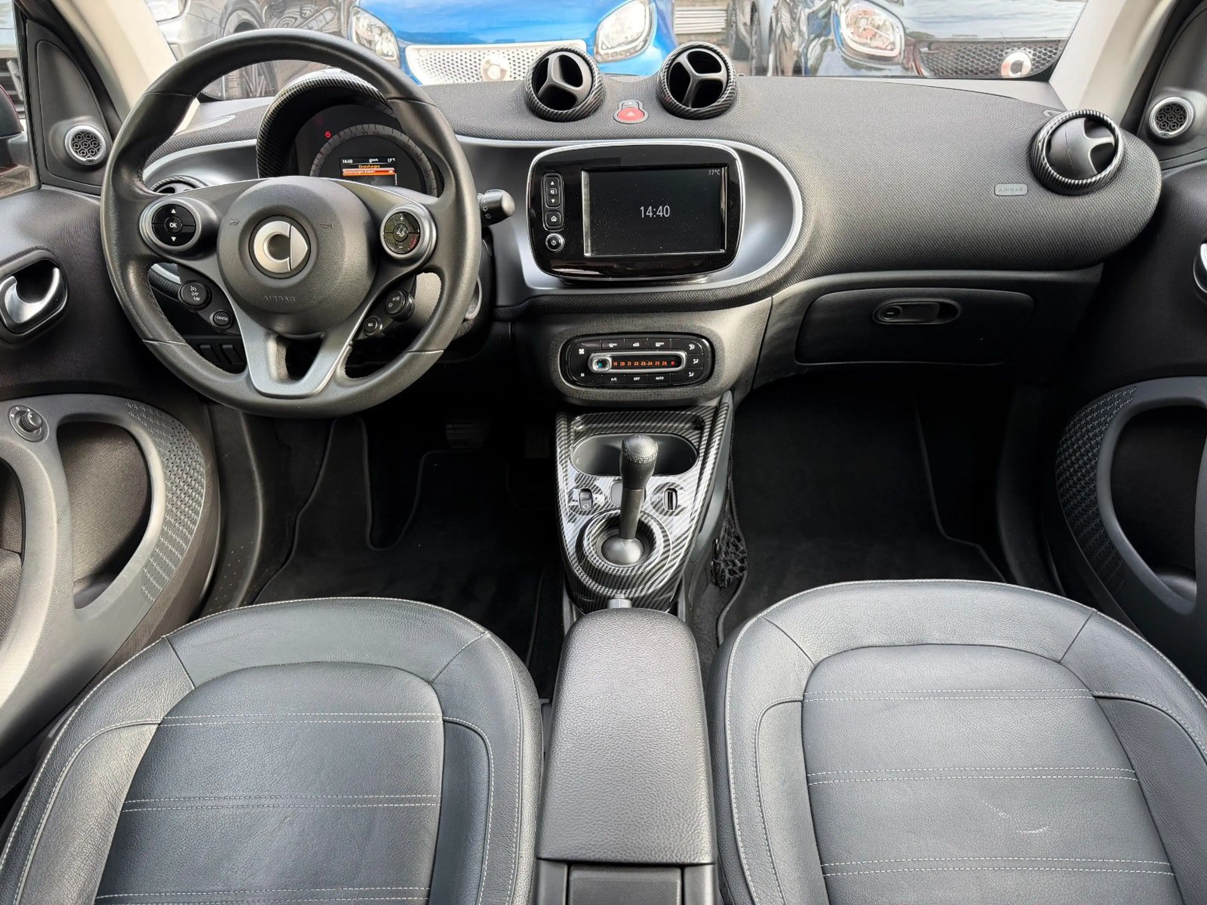 smart forTwo fortwo 66kW DCT*PANORAMA*NAVI*SHZ*JBL*KAMERA* — photo 11