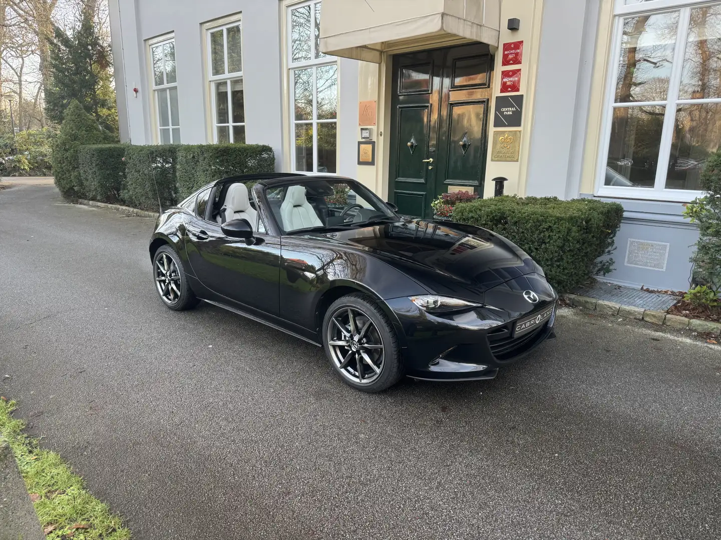 Mazda MX-5 RF 2.0 SkyActiv-G 184 Kazari, Carplay Schwarz - 1