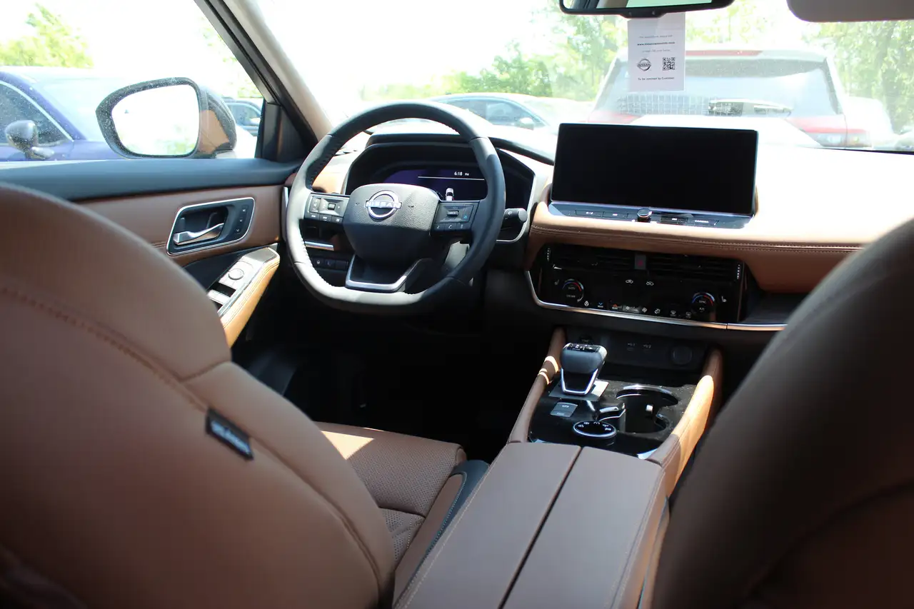 Nissan Rogue снимка Nissan Rogue