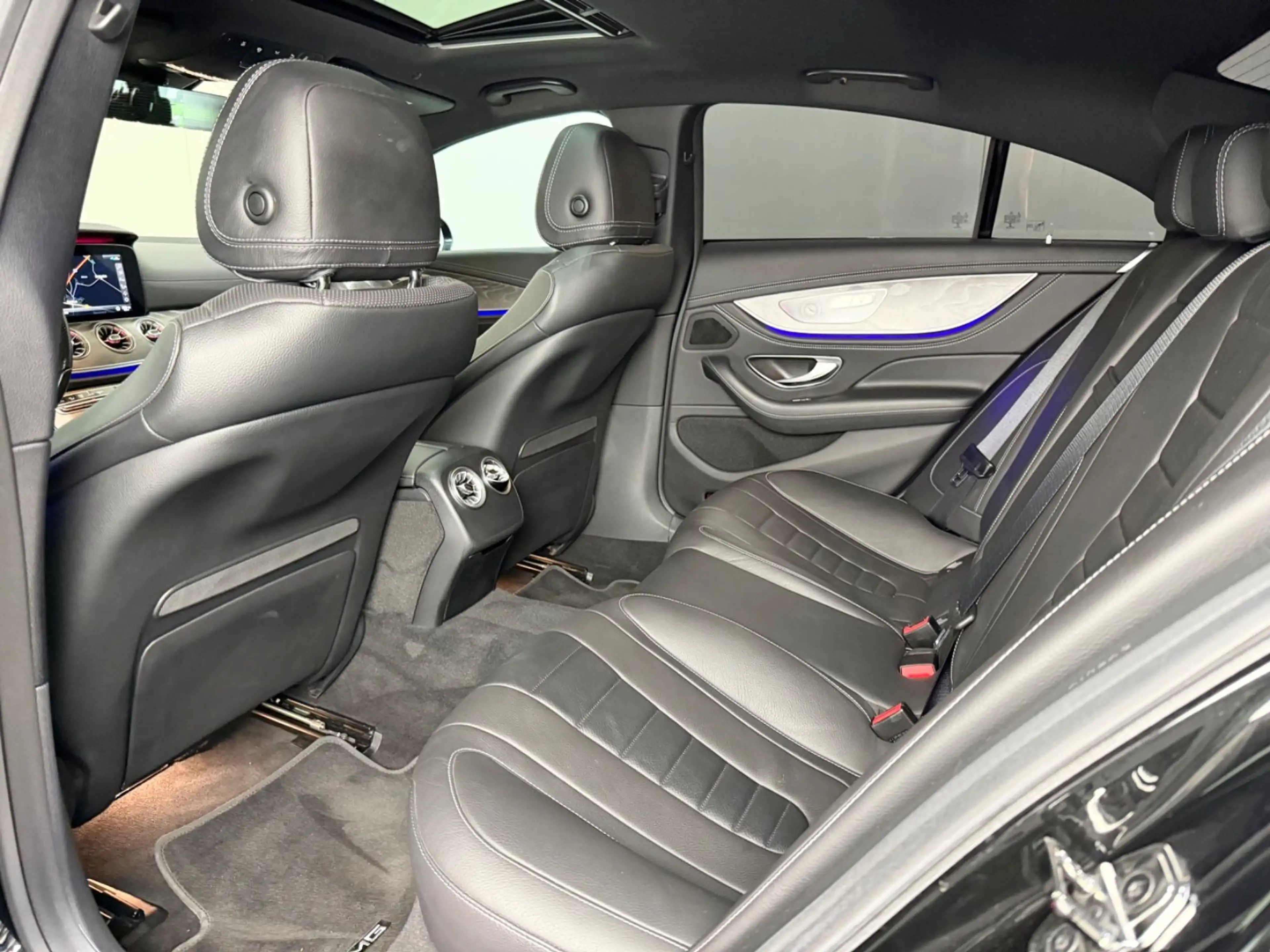 Mercedes-Benz CLS 450 4M AMG-Line — photo 13