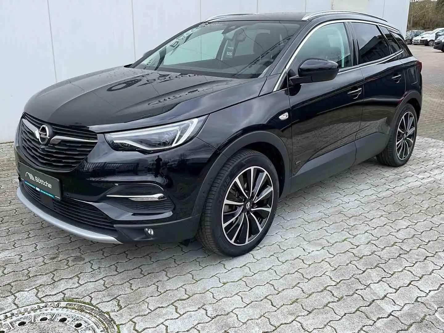 Opel Grandland X 1.6 Ultimate Plug-in-Hybrid 4x4 AT Schwarz - 2