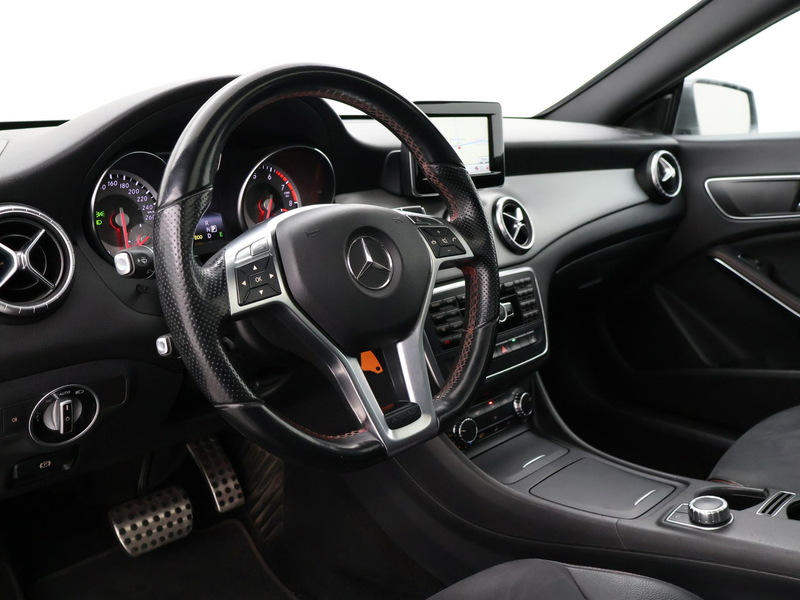 Mercedes-Benz CLA 200 AMG-LINE AUT7. + PANORAMA | CAMERA | SPORTSTOELEN — photo 22