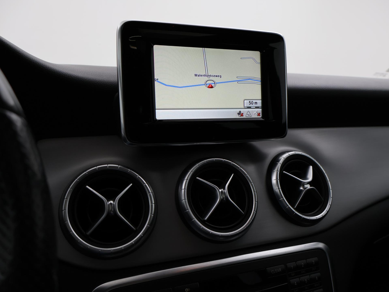 Mercedes-Benz CLA 200 AMG-LINE AUT7. + PANORAMA | CAMERA | SPORTSTOELEN — photo 37