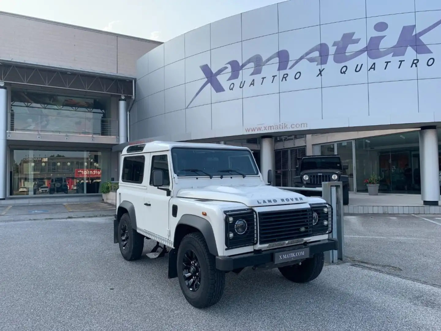 Land Rover Defender 90 2.4 TD4 Station Wagon 4 POSTI - ARIA COND. bijela - 1