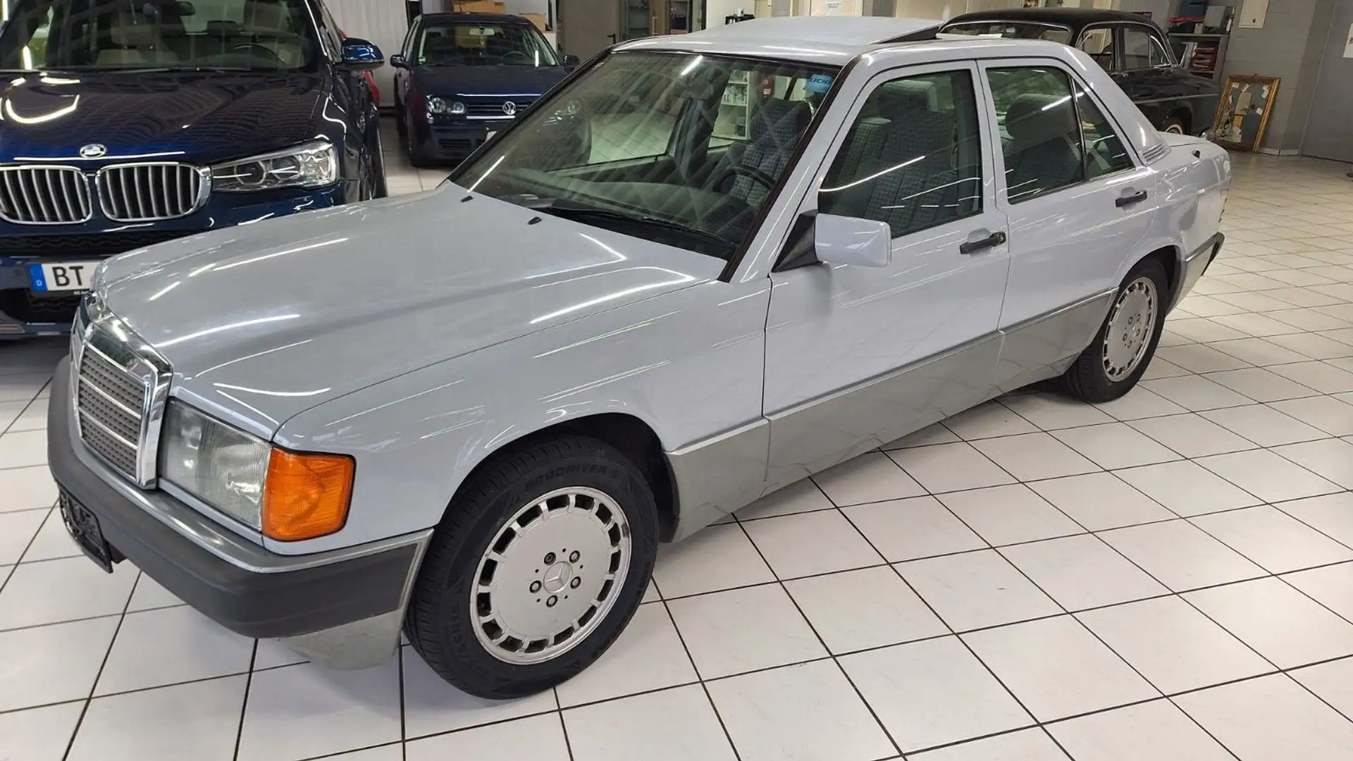 Mercedes-Benz 190 2.0 Gri - 1
