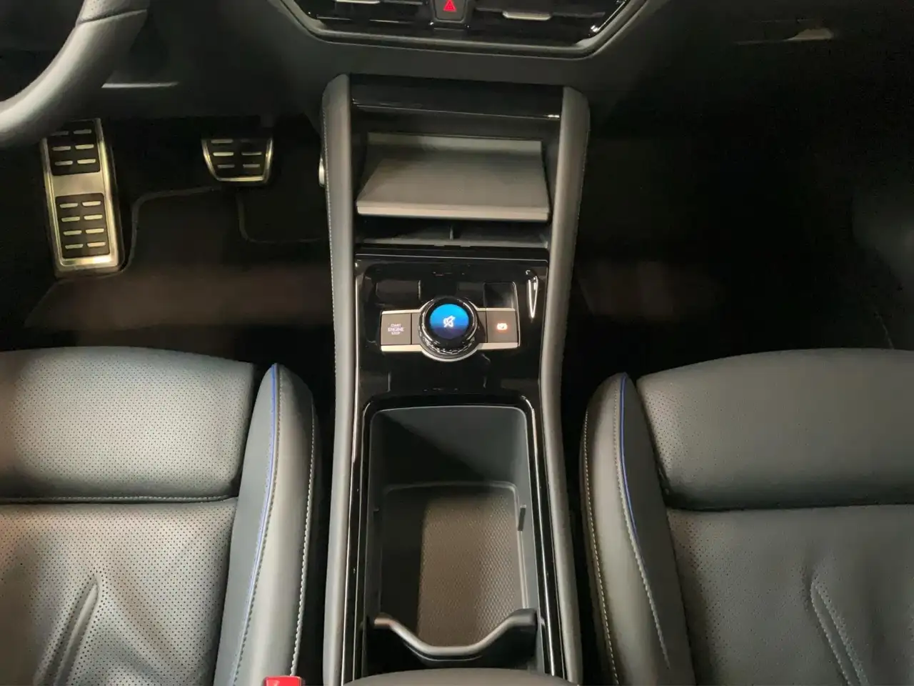 Volkswagen Tayron R-Line+PHEV+Black-Style+Pano+AHK 12