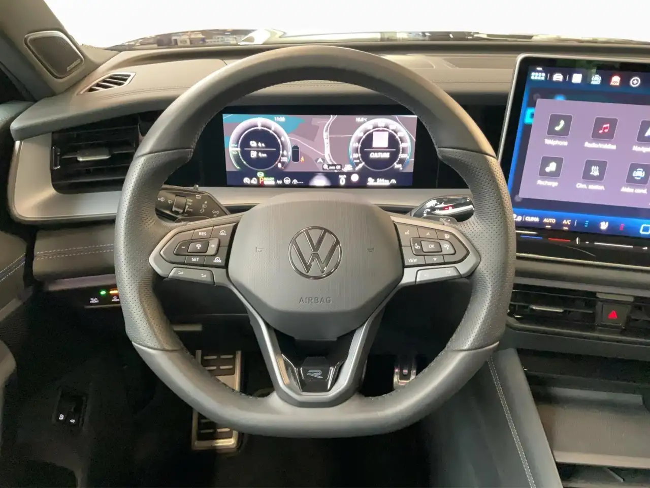 Volkswagen Tayron R-Line+PHEV+Black-Style+Pano+AHK 10