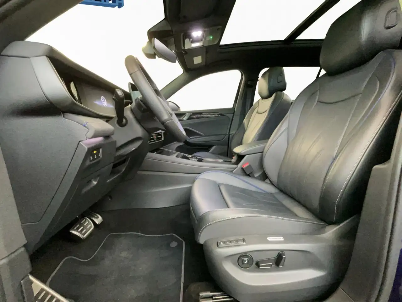 Volkswagen Tayron R-Line+PHEV+Black-Style+Pano+AHK 9