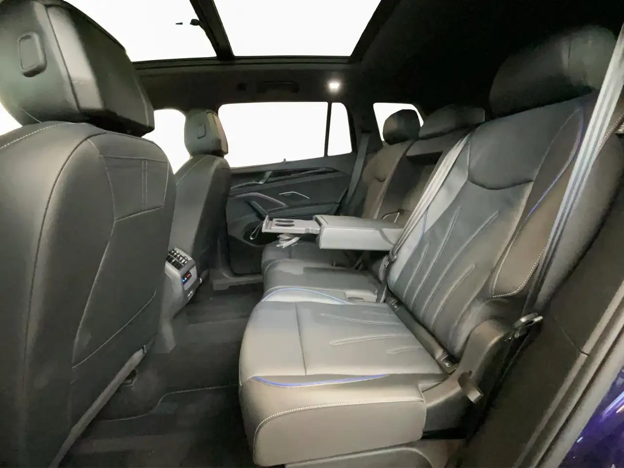 Volkswagen Tayron R-Line+PHEV+Black-Style+Pano+AHK 16