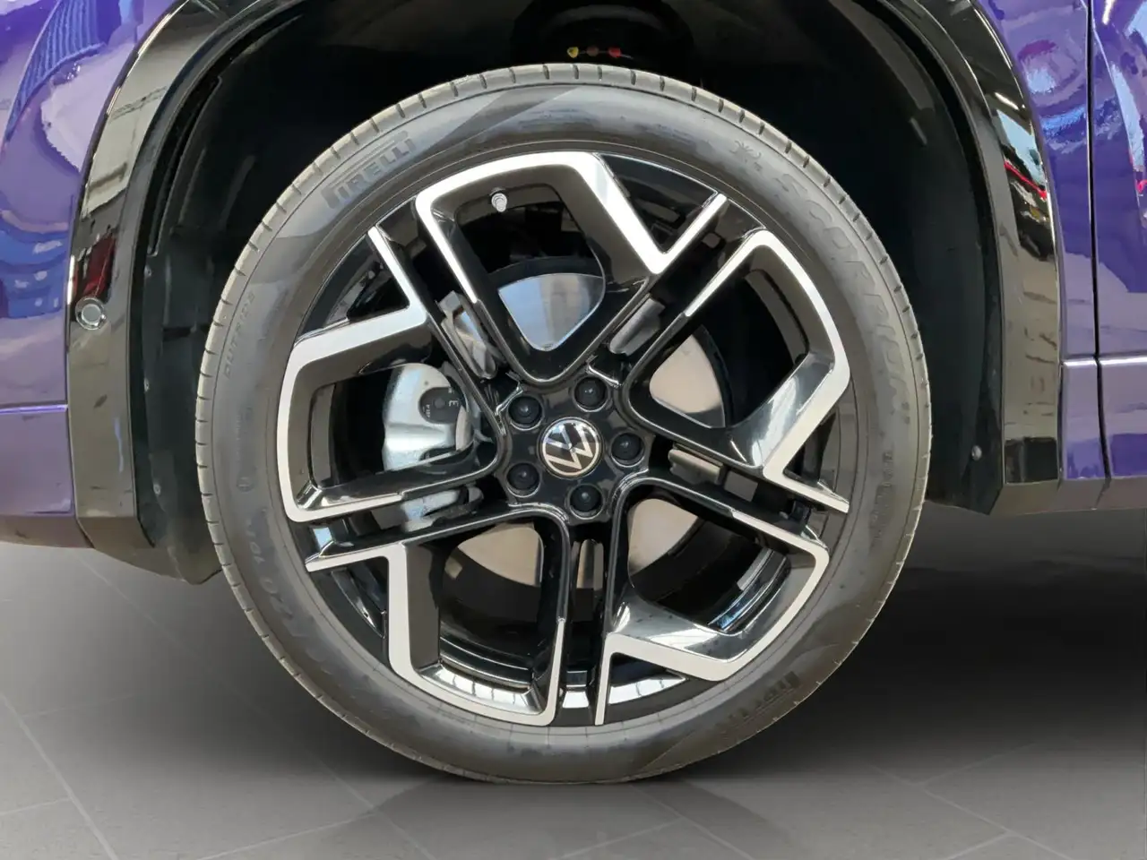 Volkswagen Tayron R-Line+PHEV+Black-Style+Pano+AHK 5