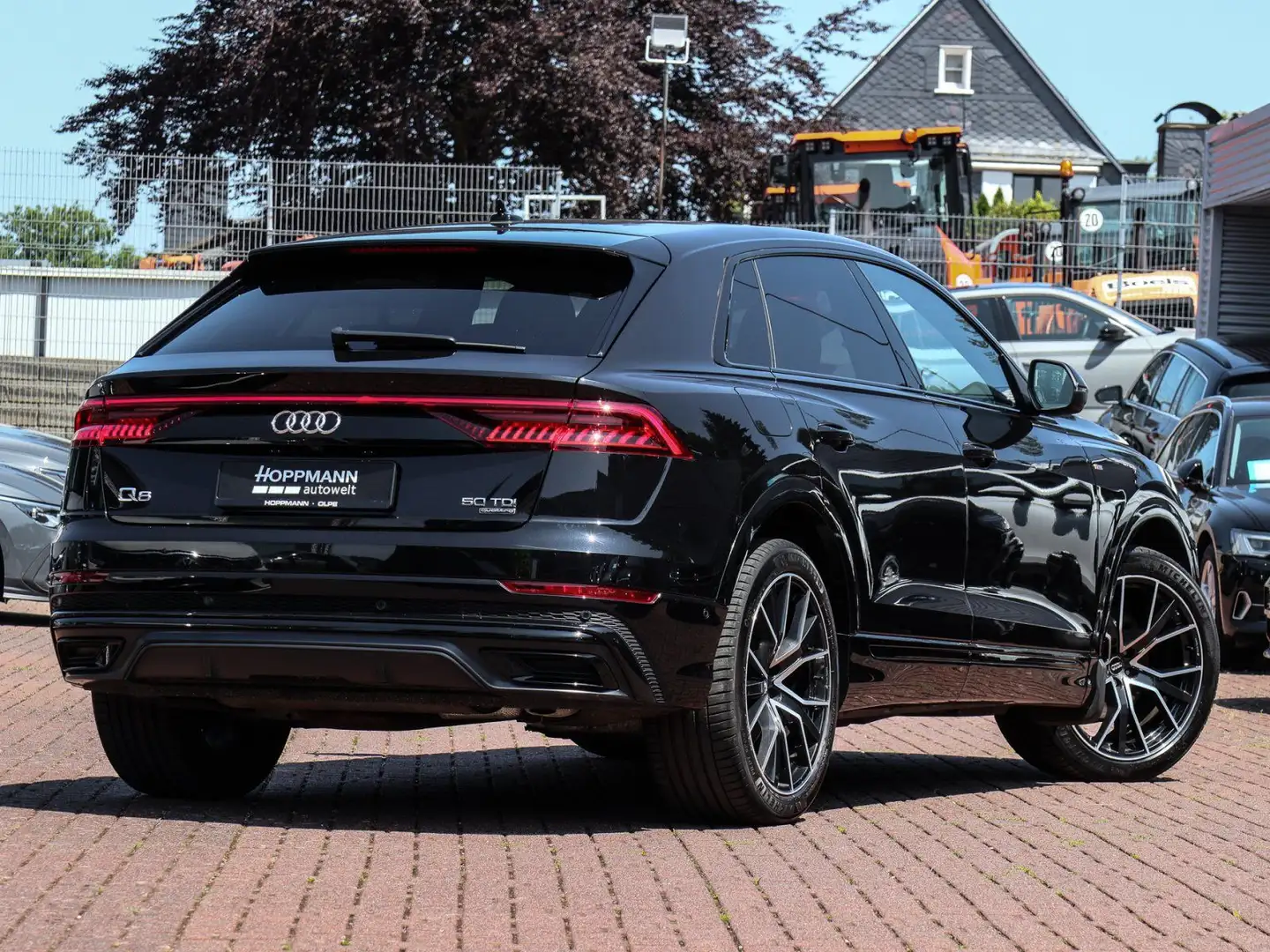 Audi Q8 50 TDI quattro AHK Allradlenkung B&O Optikpak Schwarz - 2