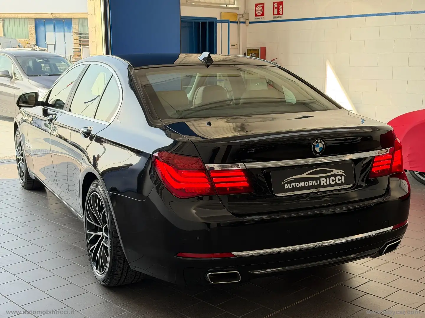 BMW 740 740d xDrive Eccelsa Negro - 2