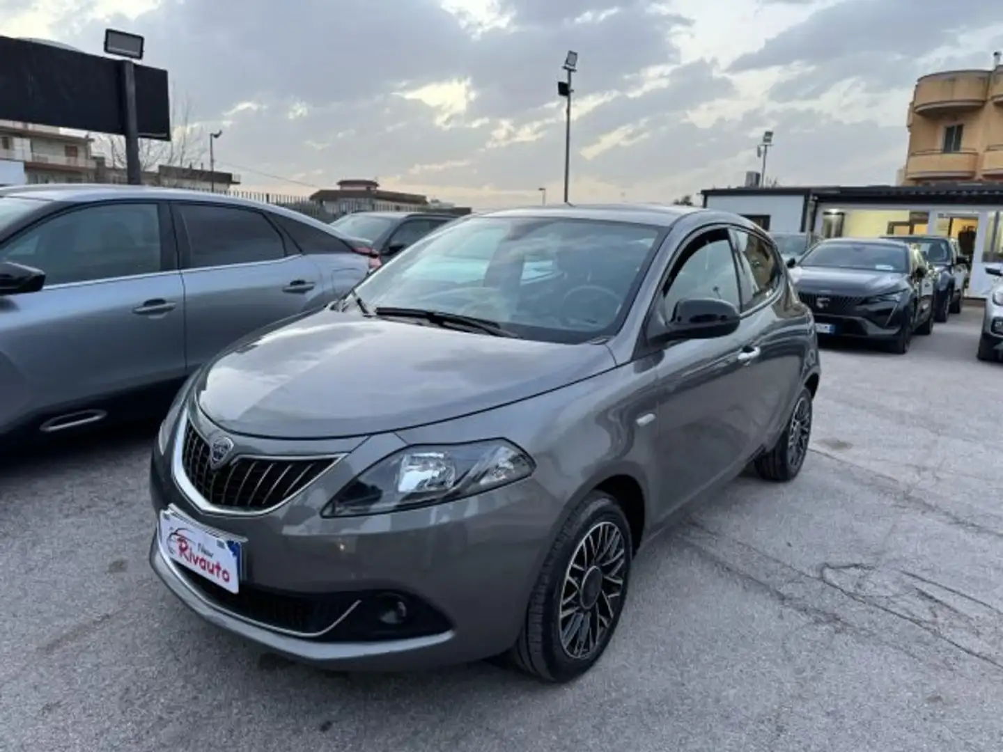 Lancia Ypsilon Ypsilon 1.0 firefly hybrid Gold s Grigio - 2