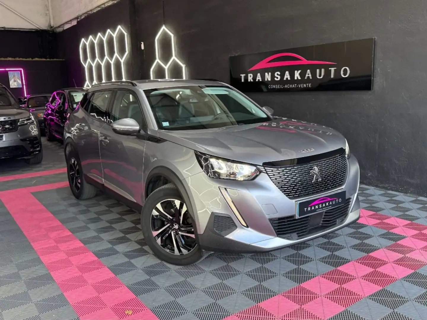 Peugeot 2008 Allure 1.2 130 ch SS BVM6 ~ Virtual Cockpit ~ Caméra de recul ~ CarPlay ~ Gris - 1