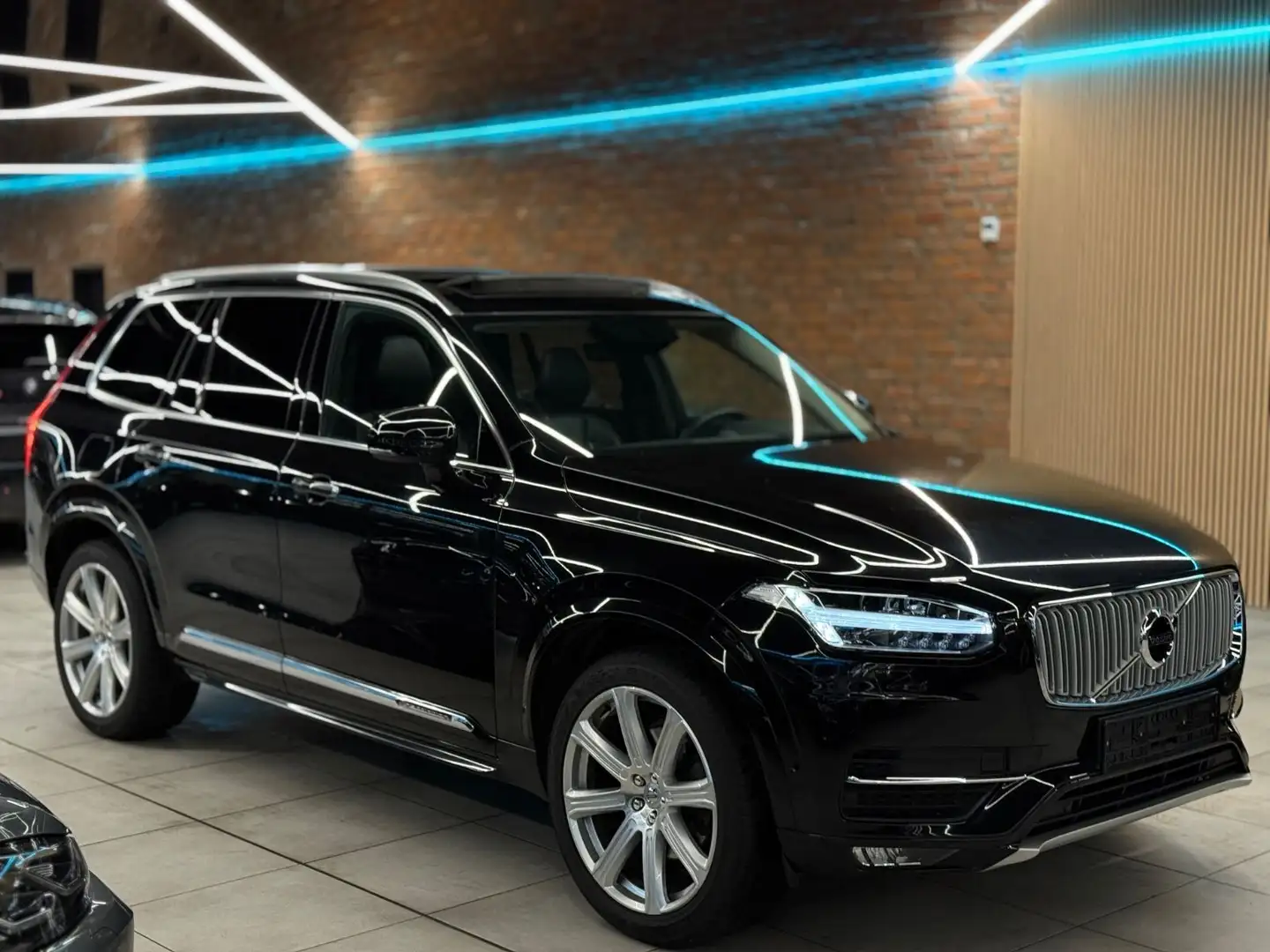 Volvo XC90 Inscription AWD*PANO*Bowers&Wilkins*AHK*RFK Schwarz - 1