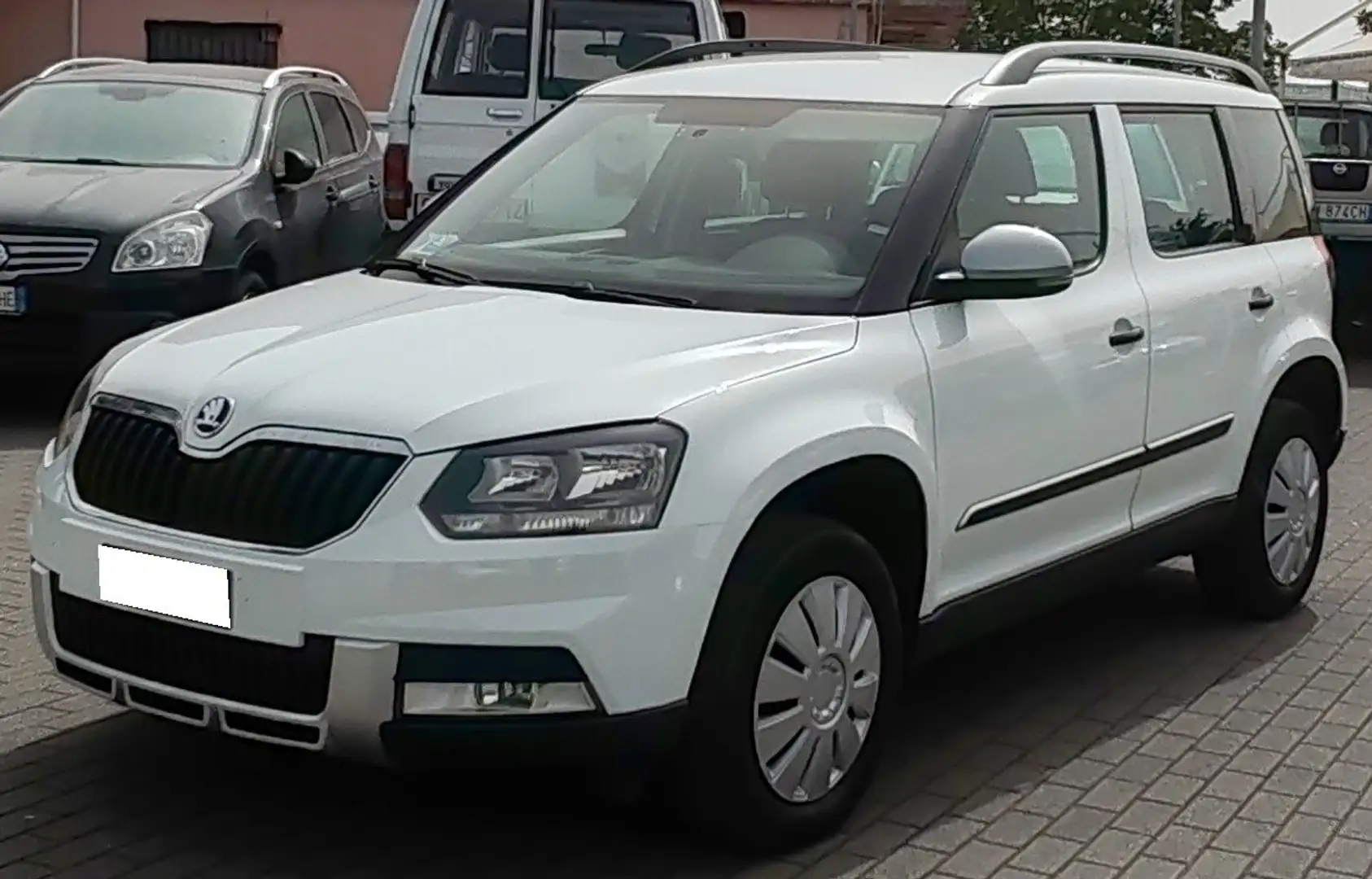 Skoda Yeti Yeti 2.0 tdi Easy 4x4 110cv E6 Bianco - 1