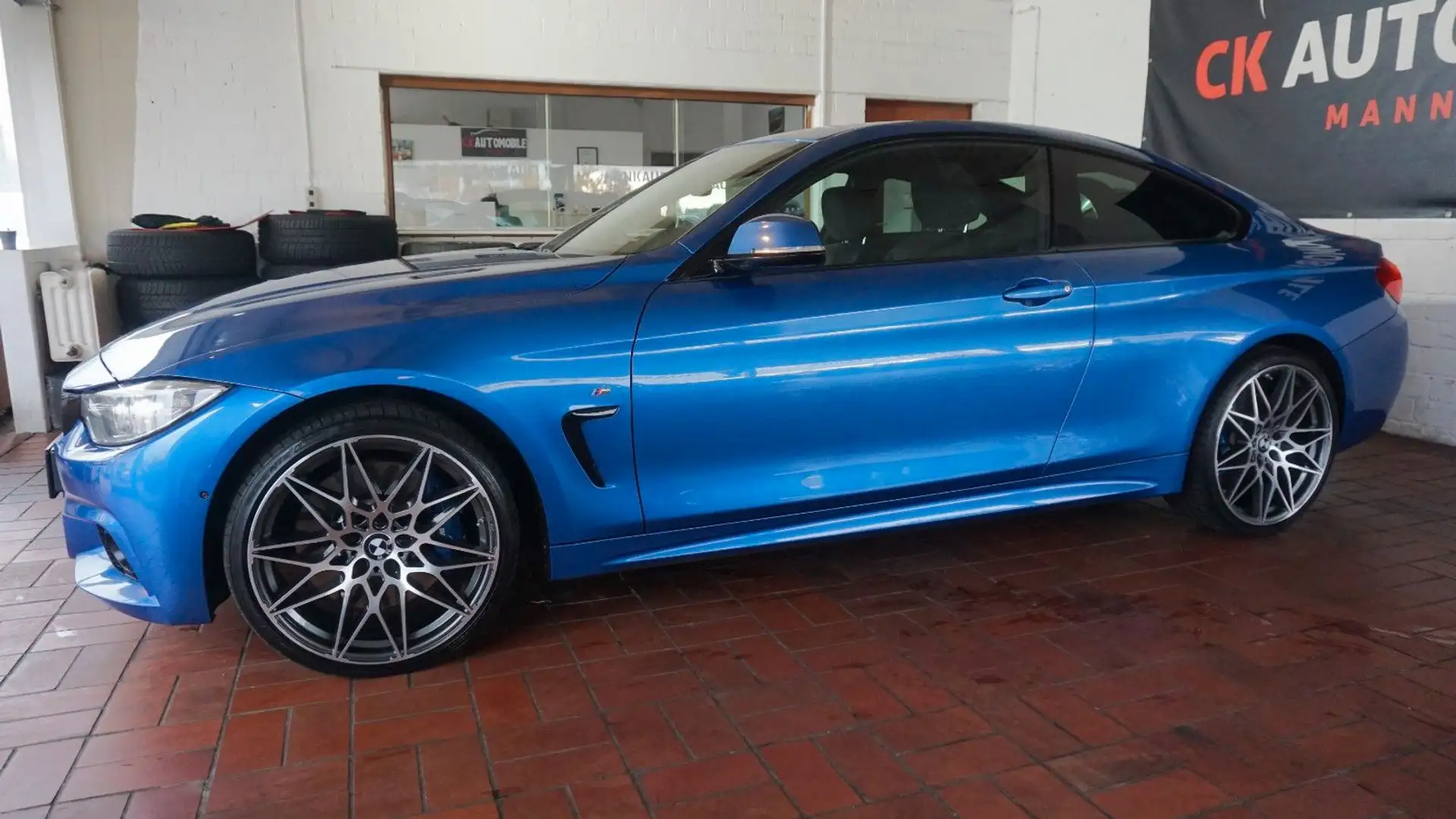 BMW 435 d Coupe xDrive M Sport*360°*ACC*LED*AHK*SHZ* Bleu - 2
