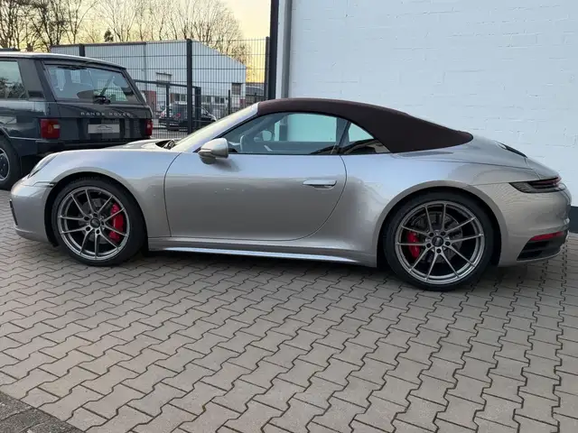 Porsche 992 Carrera 4S Cabriolet, 7-Gang