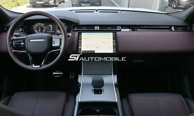Land Rover Range Rover Velar view 11