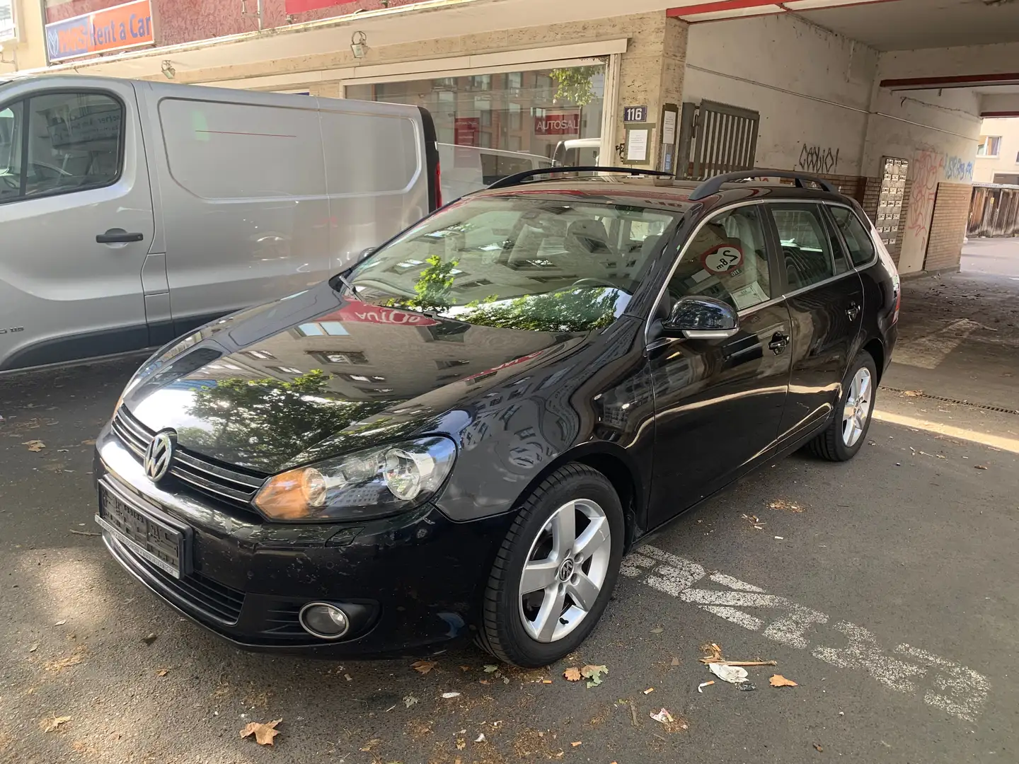 Volkswagen Golf Variant 1,6 TDI NAVI PDC SHZ Comfortline Schwarz - 1