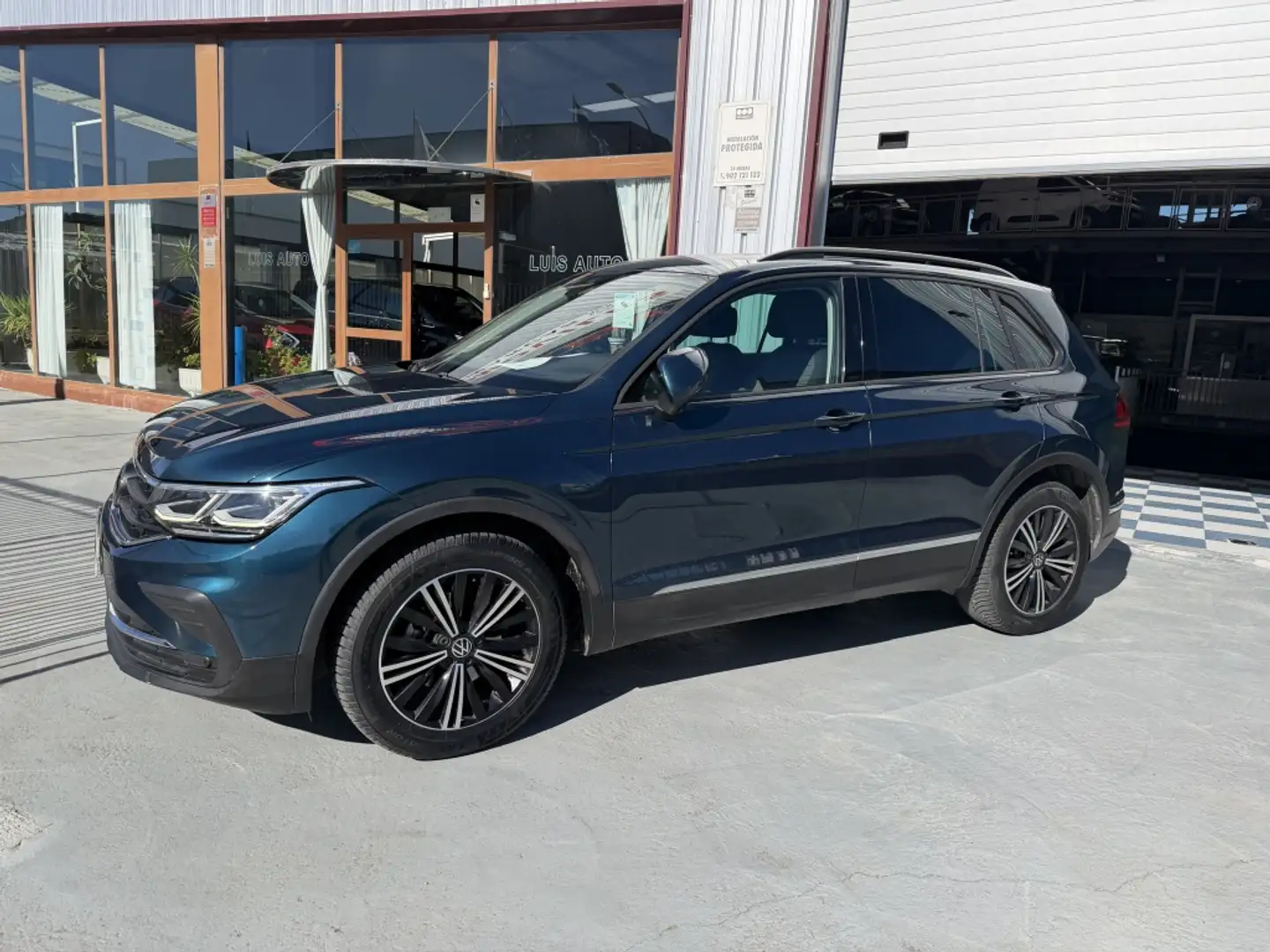 Volkswagen Tiguan 2.0TDI Urban Sport DSG 110kW Azul - 2