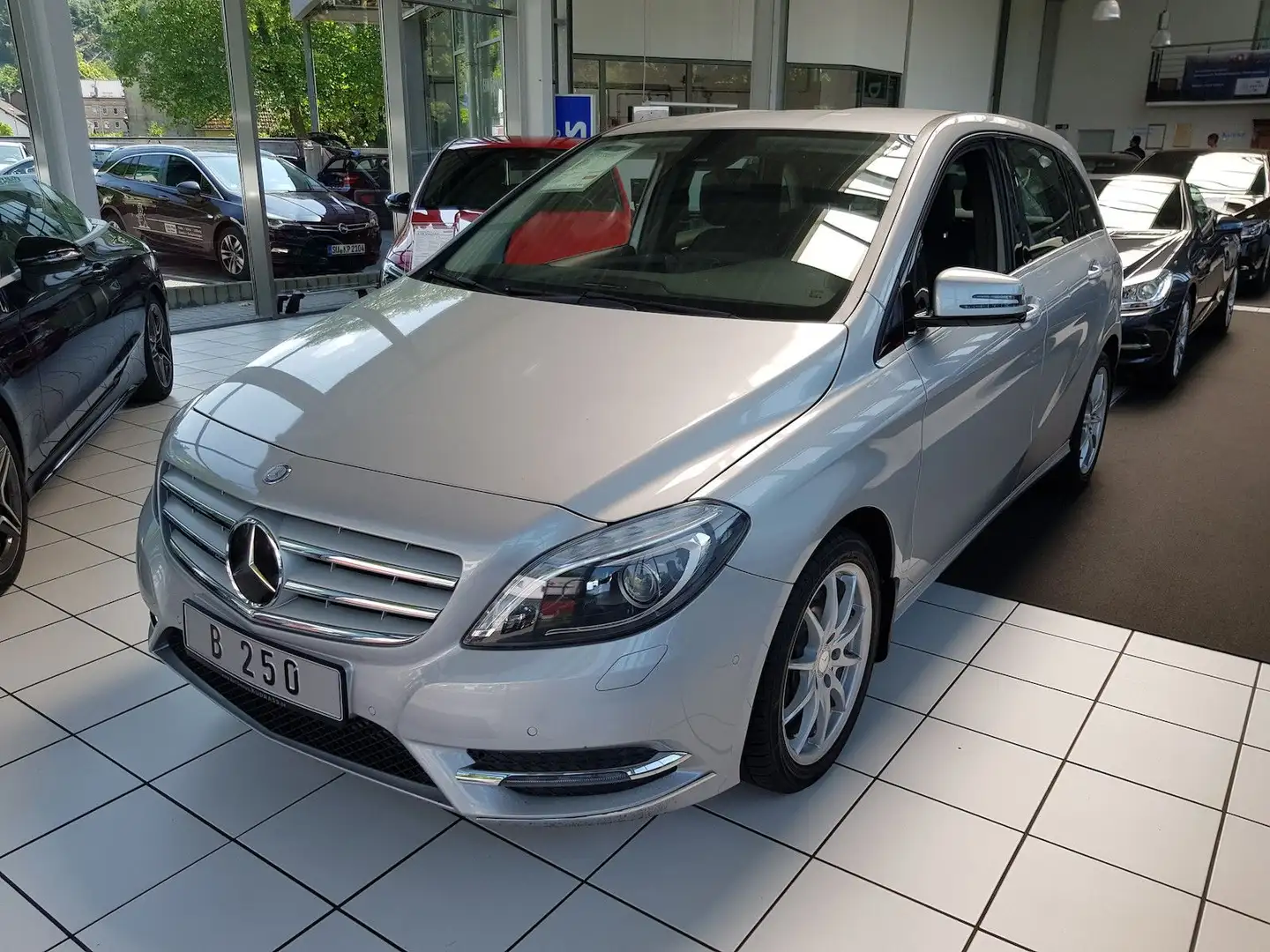 Mercedes-Benz B 250 EXKLUSIV KAMERA LEDER AUT NAVI PTS XENON Zilver - 1