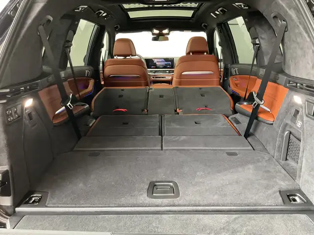BMW X7 view 12