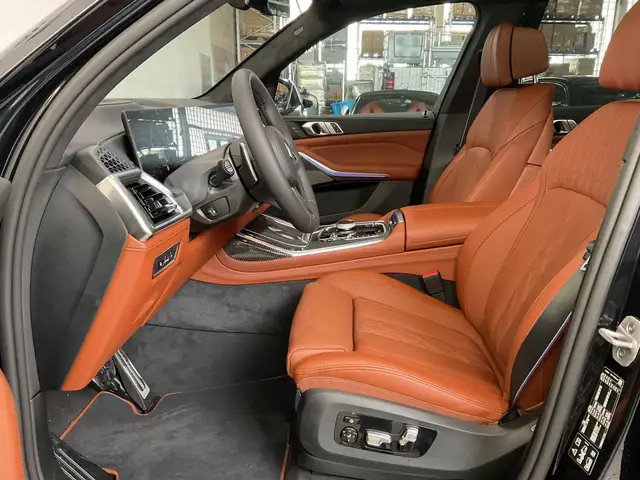 BMW X7 view 7