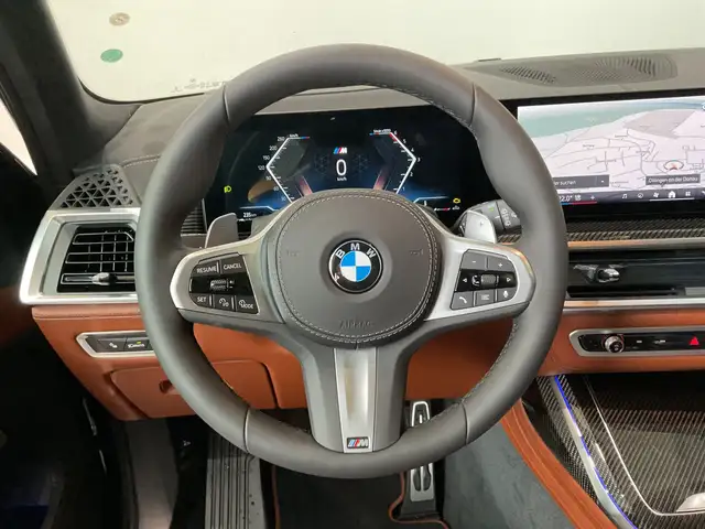 BMW X7 view 4