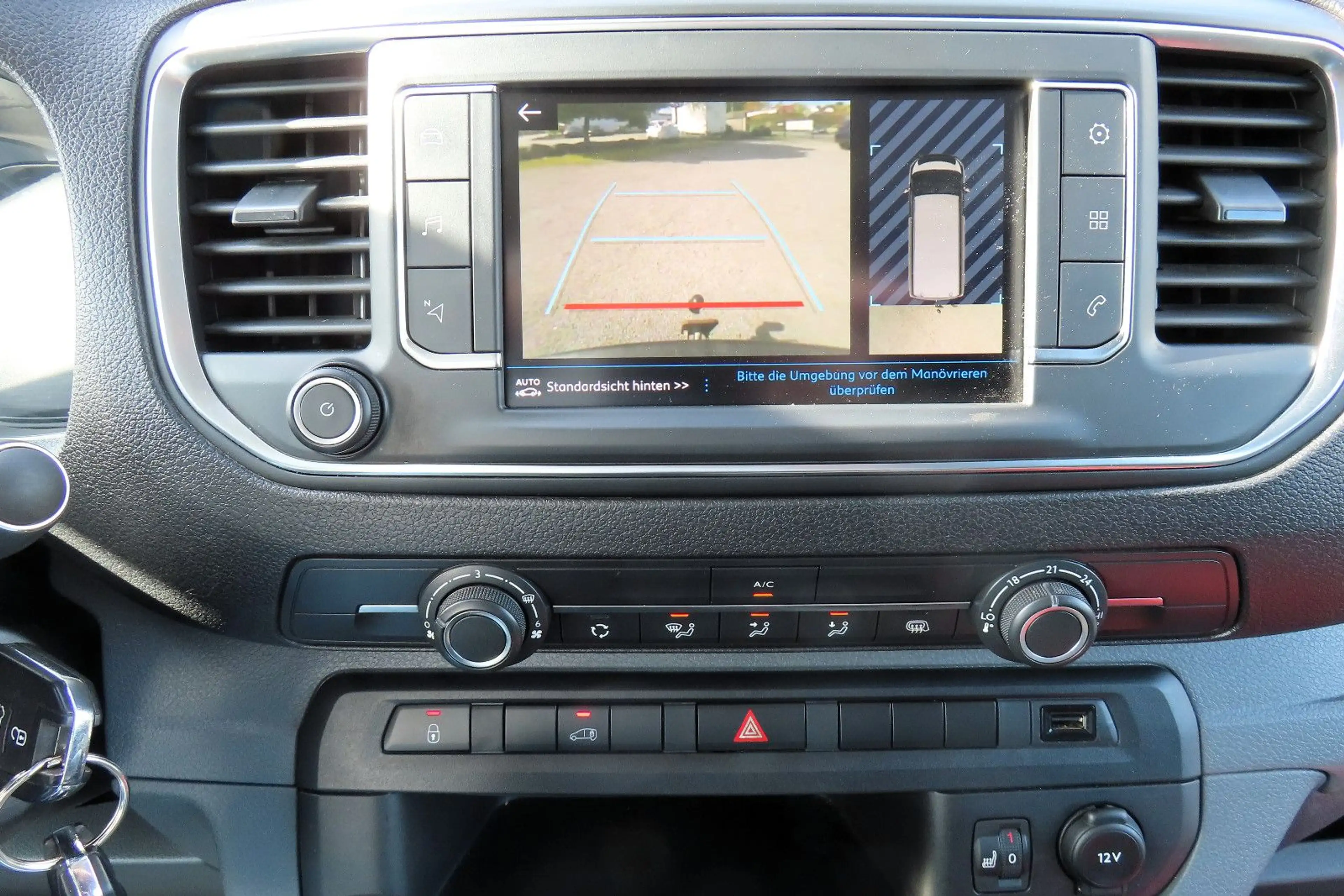 Peugeot Expert Kasten L2 Navi CarPlay Kamera AHK 2xBott-Regale — photo 21