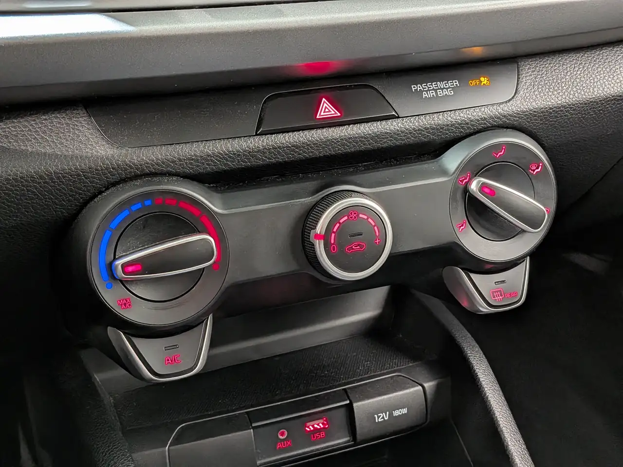 Kia Rio снимка Kia Rio
