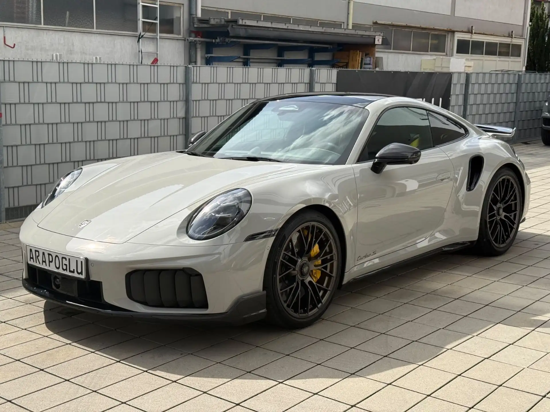 포르쉐 911 Turbo S Coupe 2026 화이트 사진 3