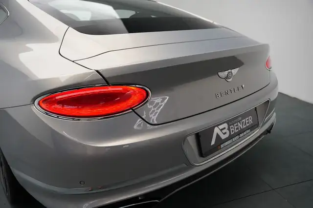 Bentley Continental GT view 13
