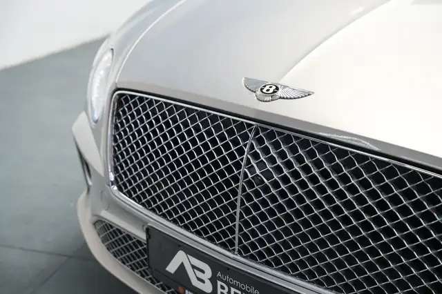 Bentley Continental GT view 5