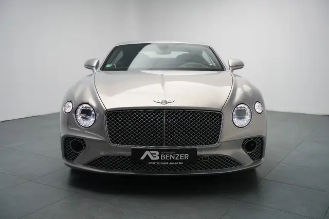 Bentley Continental GT view 3