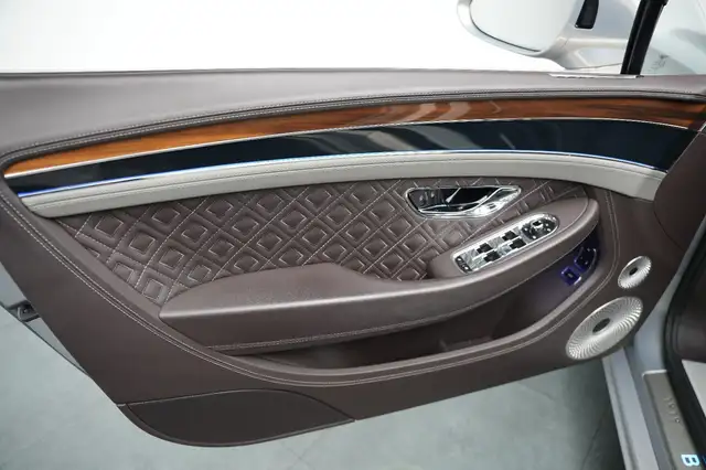 Bentley Continental GT view 15