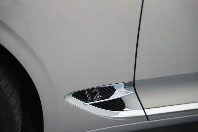 Bentley Continental GT view 7
