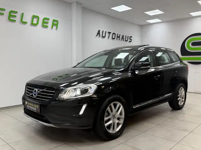 Volvo XC60 view 3