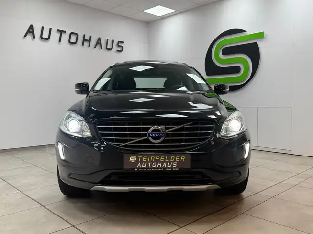 Volvo XC60 view 2