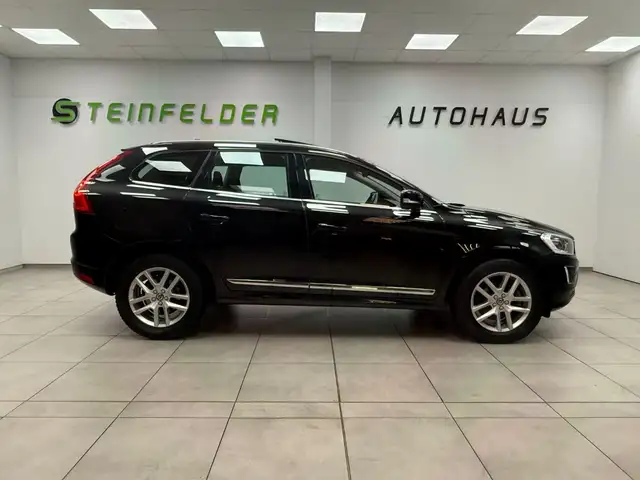 Volvo XC60 view 8