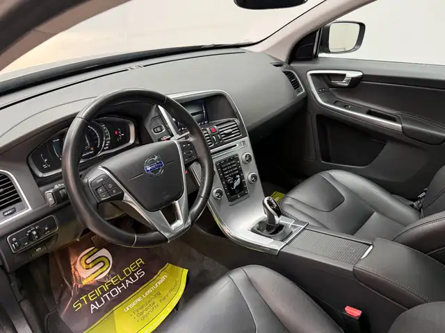 Volvo XC60 view 9