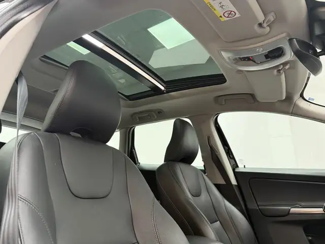 Volvo XC60 view 16