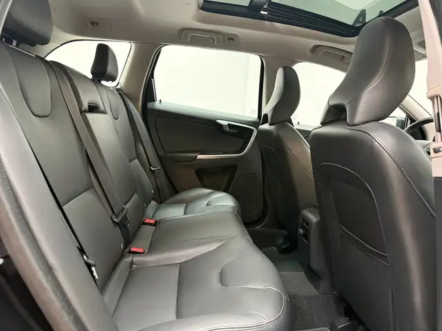 Volvo XC60 view 14
