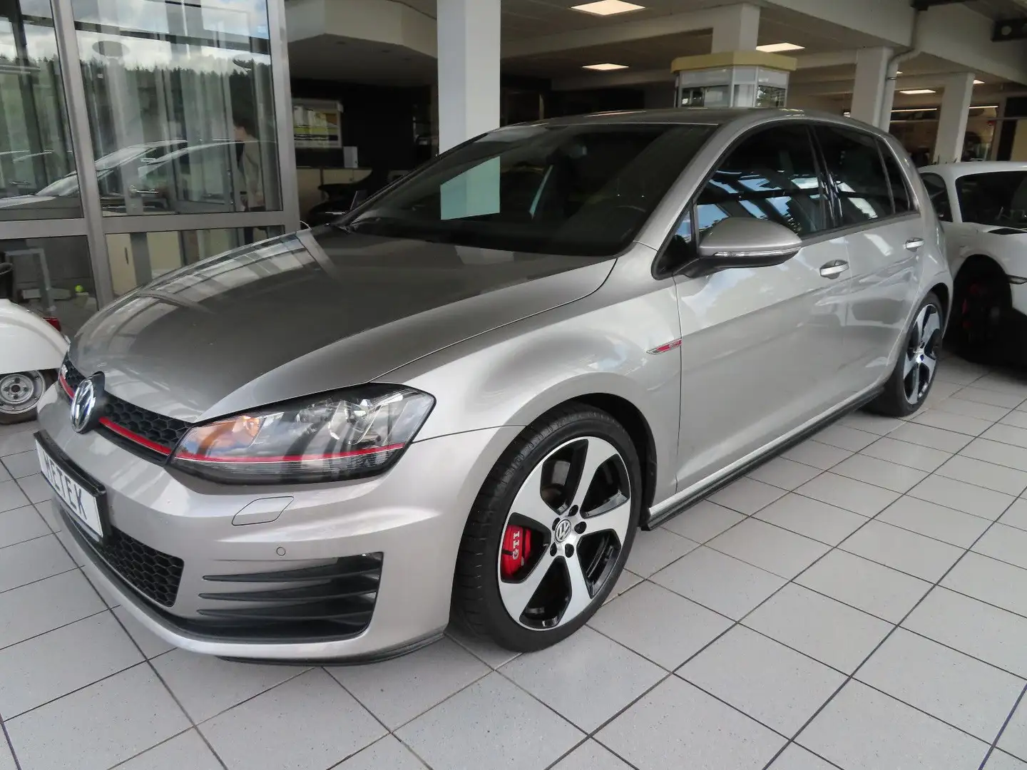 Volkswagen Golf VII Lim. GTI Performance  XENON NAVI SHZ Silber - 1