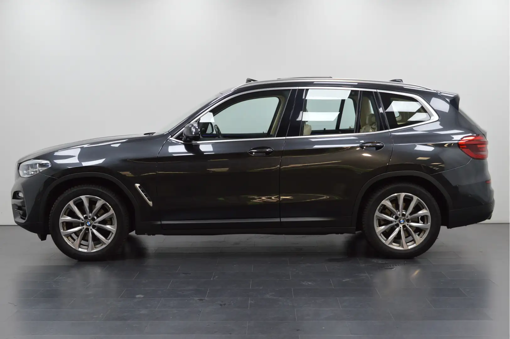 BMW X3 xDrive20i High Executive Automaat / Panoramadak / Grijs - 2
