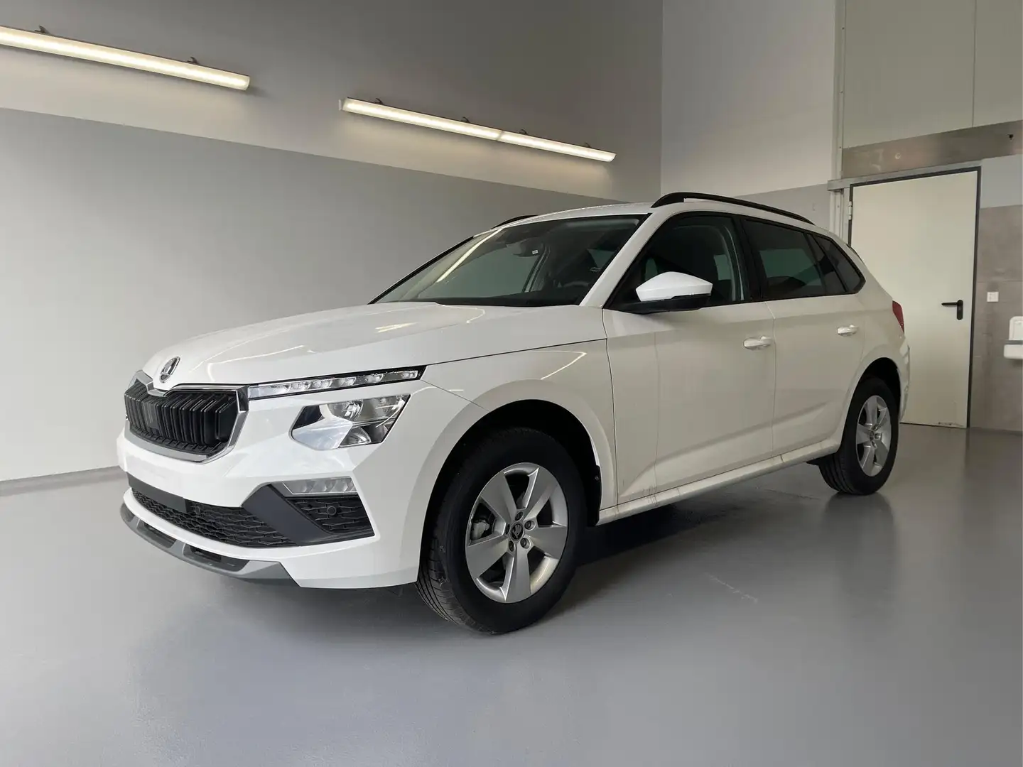 Skoda Kamiq Selection 1.0 TSI DSG AHK+Cam+Sitz-Lenkradheiz+... Weiß - 1