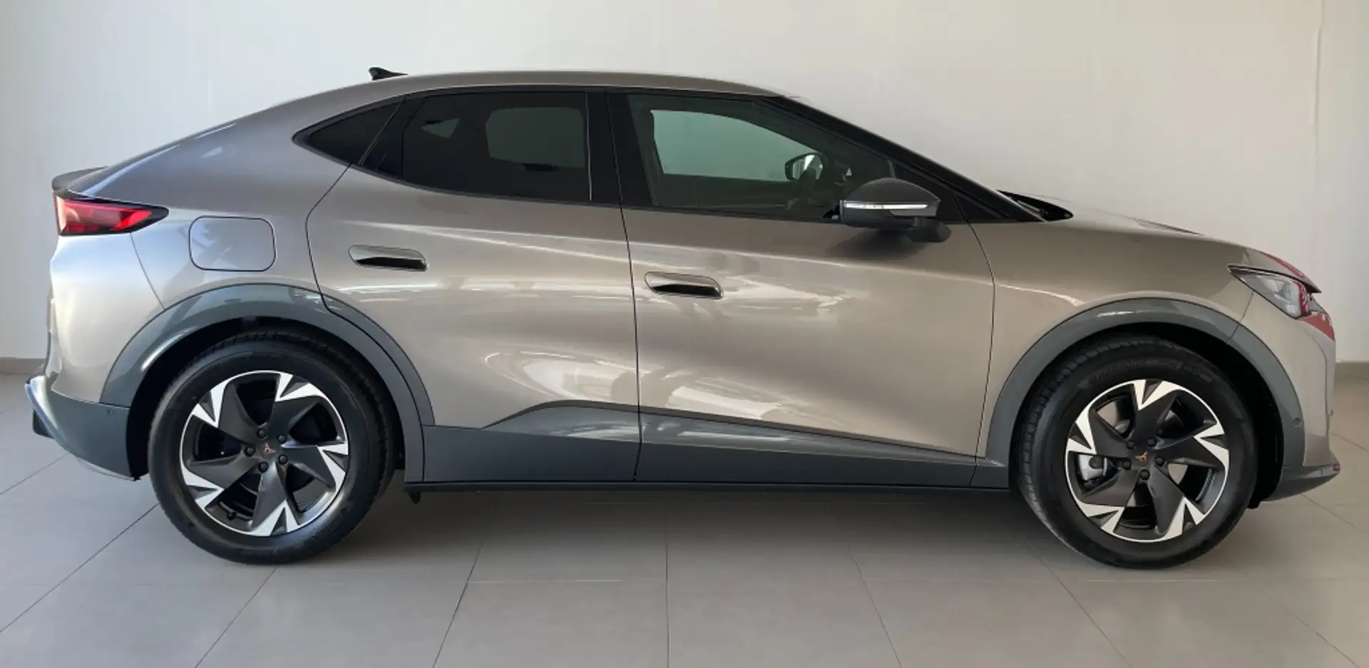 CUPRA Tavascan 77kWh 210kW Endurance First Edition Сірий - 2